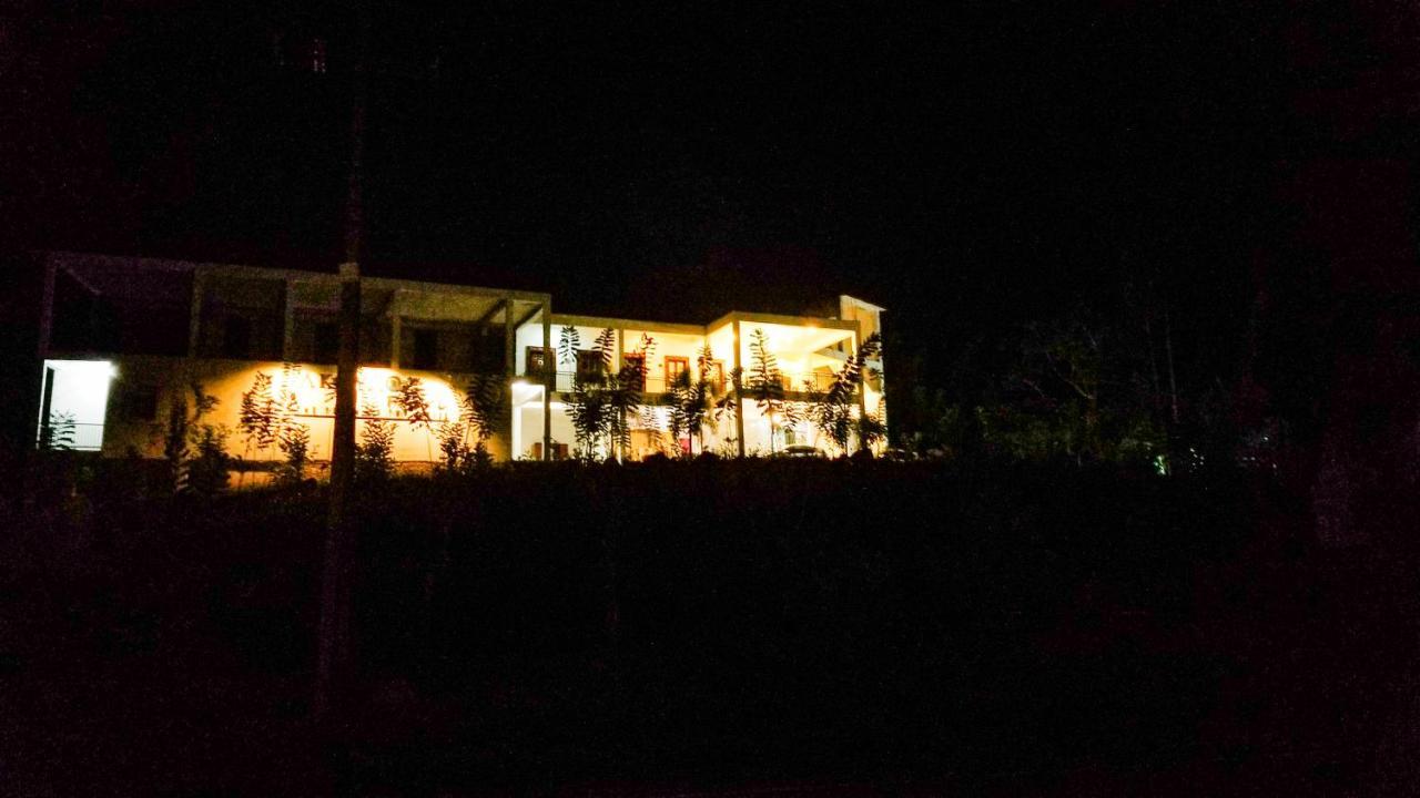 Hotel Akoya Pearl Ratnapura Exterior foto